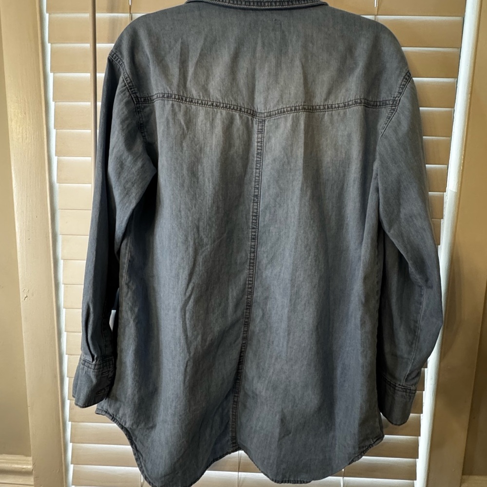 sofia by sofia vergara Light Blue Denim Top - Picture 3 of 5